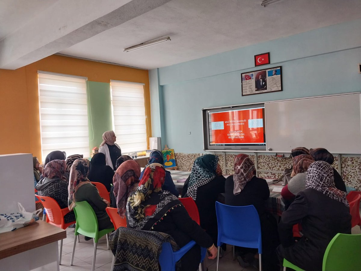Özel eğitim öğretmenimiz Sema Önsel,Aile Okulu Projesi kapsamında seminerlere bugün başladı.
<a href="/tcmeb/">Millî Eğitim Bakanlığı</a> <a href="/gokhanmurat1/">Murat YİĞİT</a> <a href="/brahimiman15/">İbrahim Şişman</a> <a href="/konyamem/">Konya İl MEM</a>