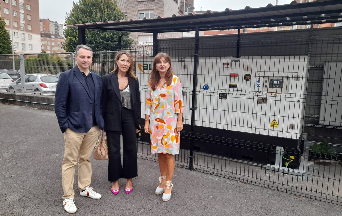 GobAsturias's tweet photo. 🏫La directorade Planificación Educativa, Elena Arango, visita el #IESMontevil con motivo de la finalización de la reforma de su instalación eléctrica
🏫#Educación ha destinado 43.963 euros a dotar al equipamiento de suministro eléctrico de emergencia #EducacionAsturiana https://t.co/MsdjJCQ2Yq