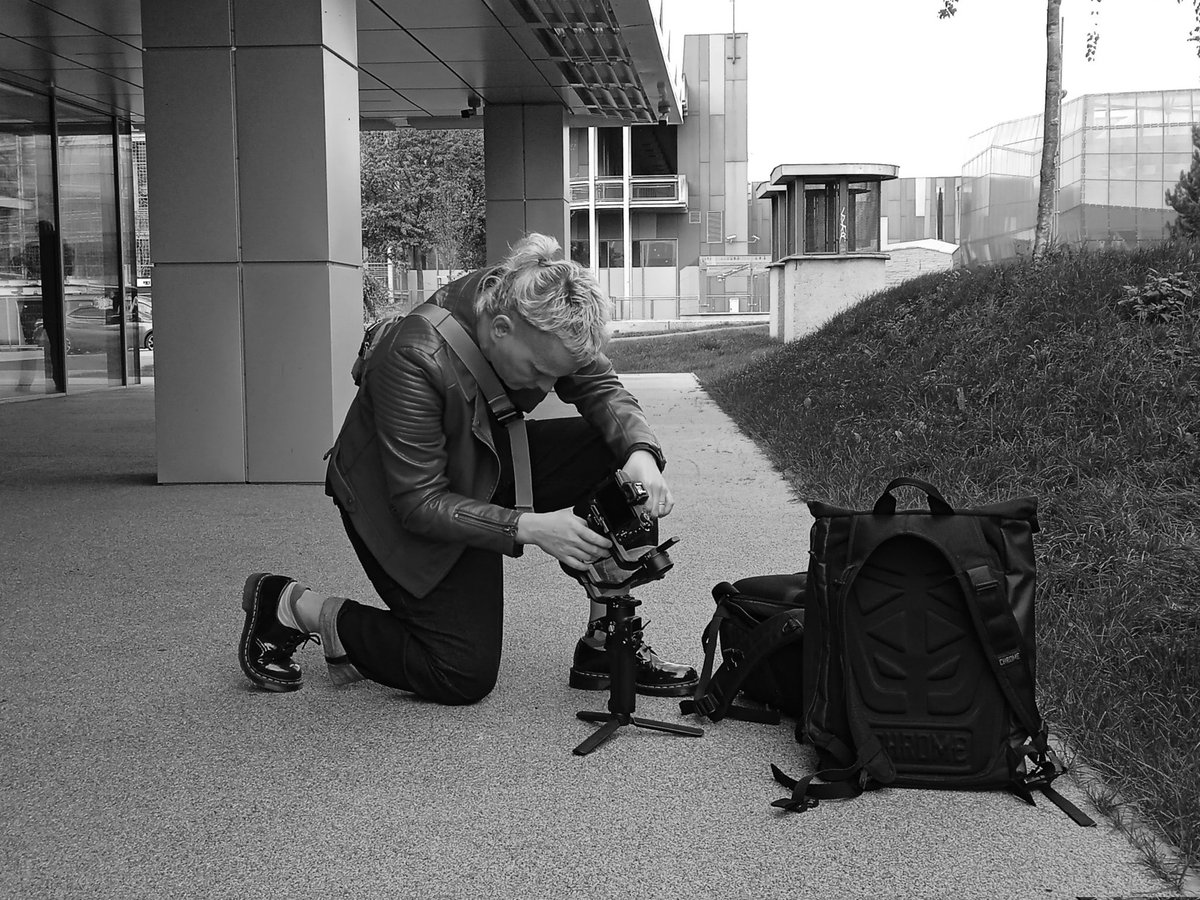 pawlak_mikolaj's tweet photo. Social science also requires a hardware. @Adi_Mica from the #FailureLab is setting her gear. https://t.co/ozZsLwNabY