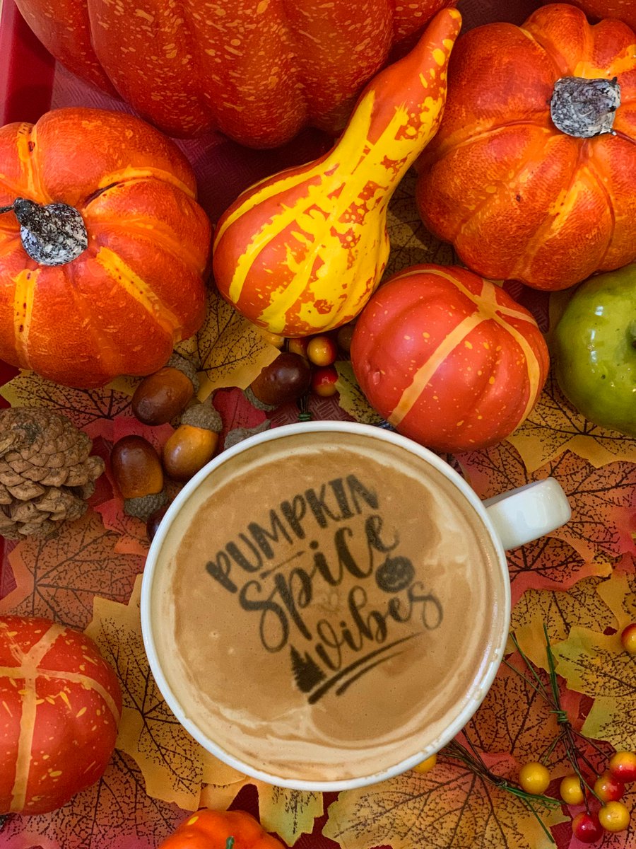 coffeesaints's tweet photo. Itโs that time of year againโฆโฆdark nights, cosy jumpers and the best thing of all #PumpkinSpiceLattes ๐ ๐
#Autumn #Cosy #October #edinburghcafes #edinburghcoffee #CoolCoffee https://t.co/OpejYbl8OT