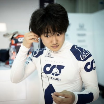 easyJet's tweet photo. Yuki Tsunoda 🤝 Belgium

Small and very close to French companion. https://t.co/UuZ1E3KCtF