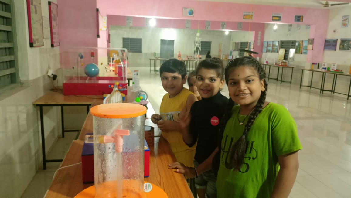 bcdcscdwarka's tweet photo. Little smiles are exploring Science 🎉 at CSC dwarka 

@GujScienceCity 
@PMOIndia @CMOGuj @jitu_vaghani @IndiaDST @dstGujarat @vnehra @InfoGujcost @narottamsahoo @DrMatang @GijubhaiB @COLLECTORDWK @ddodevbdwarka https://t.co/RkuMbXNFI2