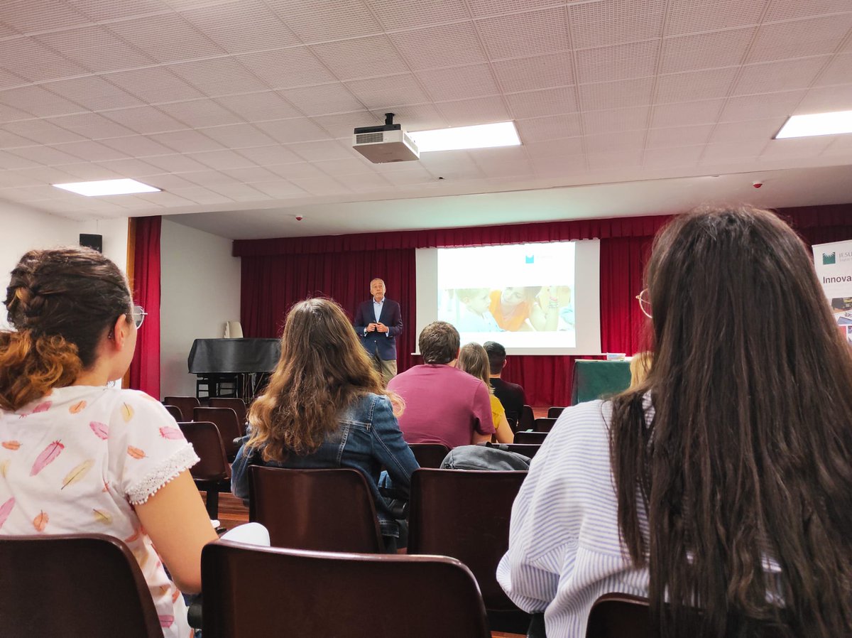 Jesuïtes Educació tweet media