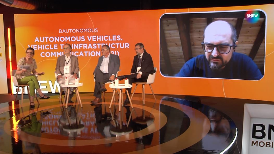 CVC_UAB's tweet photo. Nuestro investigador #ICREA, 🎙 Dr. Antonio López, hablaba esta mañana en la @BnewWeek sobre el proyecto de transporte público con vehículos autónomos en el medio rural que lidera el #CVC y que forma parte de la estrategia #SmartCatalonia @tic en #movilidadautonoma. https://t.co/MUSyFTN9ZI