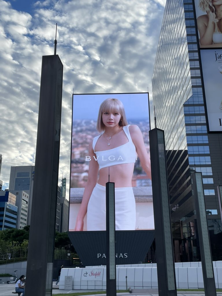 no one doing it like blackpink.