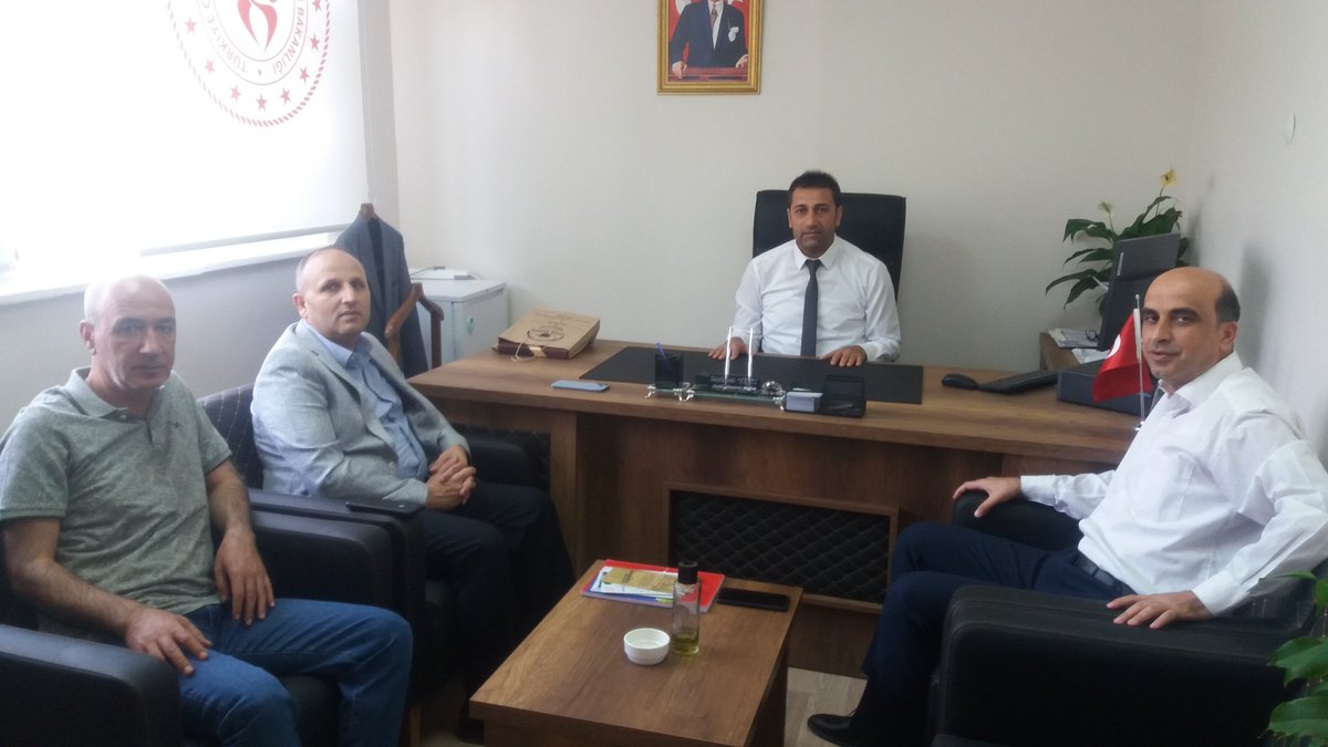 UmitUnat's tweet photo. Mardin Genclik Hizmetleri ve Spor il Müdür yardımcılığına atanan sn. Ümit Serçek, Mehmet Yiğit ve Mustafa Dursun beylere Mardin Memur Sen il temsilcimiz @aselamdemir47 başkanlığında hayırlı olsun ziyaretinde bulunduk. @mhmtyigit47 @GSB_Mardin https://t.co/kV3g2es0sm