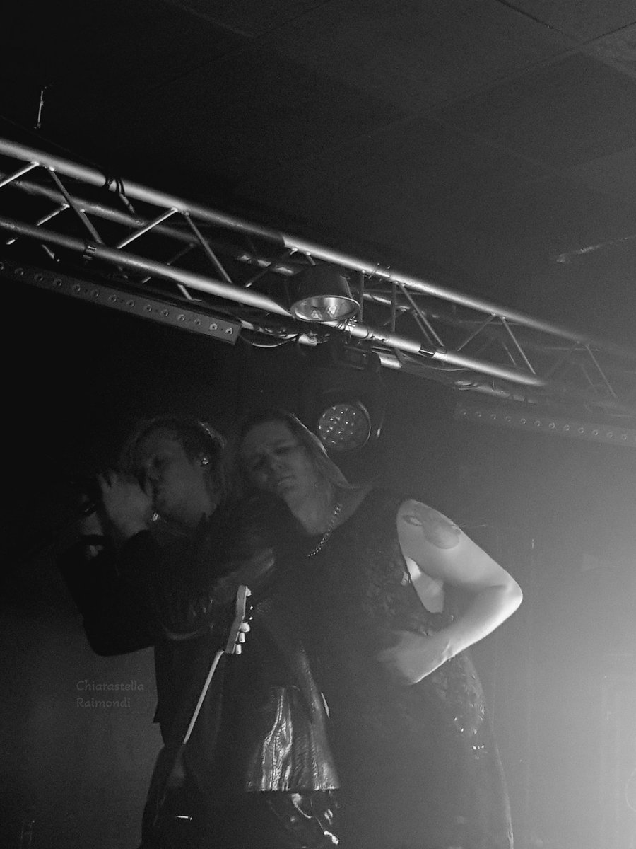 Chiarastella_95's tweet photo. Happy birthday, @joonasbc @JoelHokka 🤟 #BlindChannel
(Pic taken in Milan, please don't take it without credits) https://t.co/2lFrxieGzd