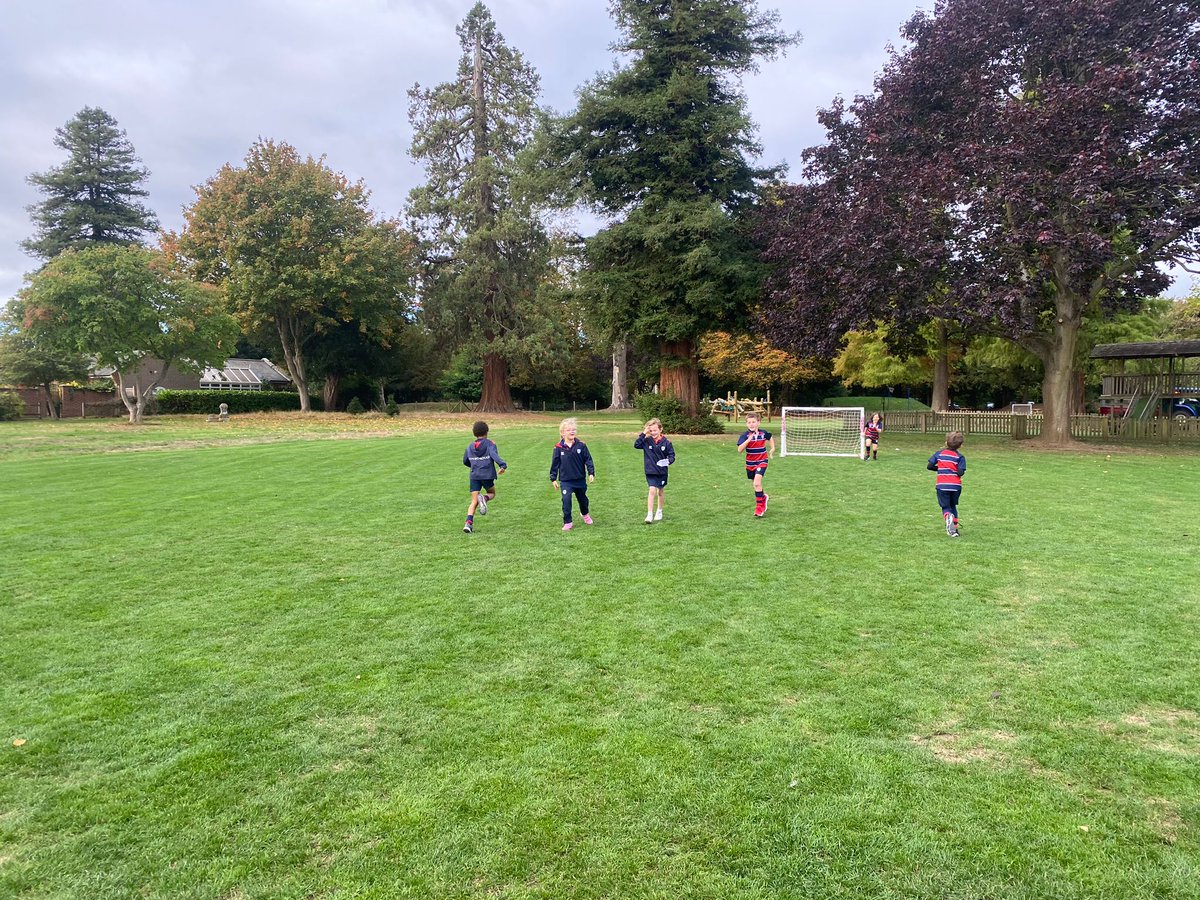 FinboroughSch's tweet photo. Prep 3 have had a fantastic science lesson this morning where they were testing the effects exercise has on your breathing. They counted their number of breaths after running and recorded their results with their partner! #teamwork #prepscience #keepactive https://t.co/GMEzfJqWfB