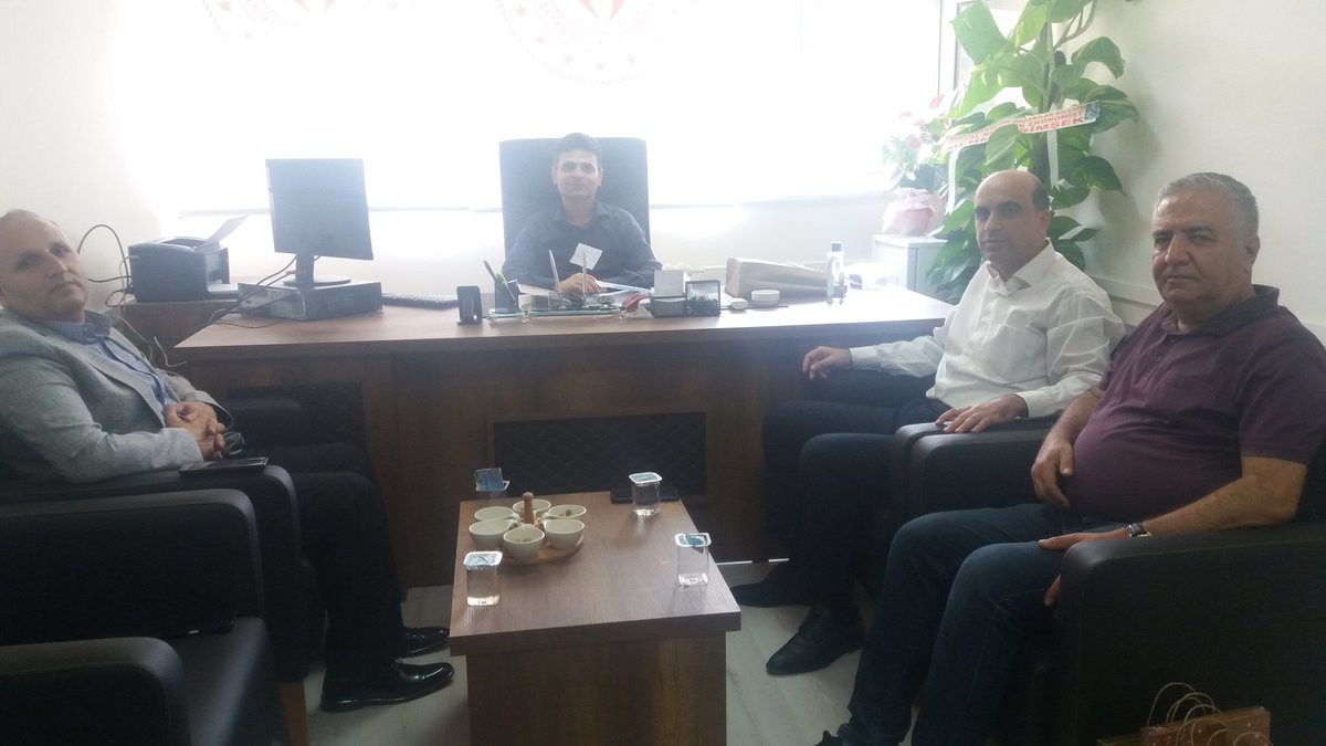 UmitUnat's tweet photo. Mardin Genclik Hizmetleri ve Spor il Müdür yardımcılığına atanan sn. Ümit Serçek, Mehmet Yiğit ve Mustafa Dursun beylere Mardin Memur Sen il temsilcimiz @aselamdemir47 başkanlığında hayırlı olsun ziyaretinde bulunduk. @mhmtyigit47 @GSB_Mardin https://t.co/kV3g2es0sm