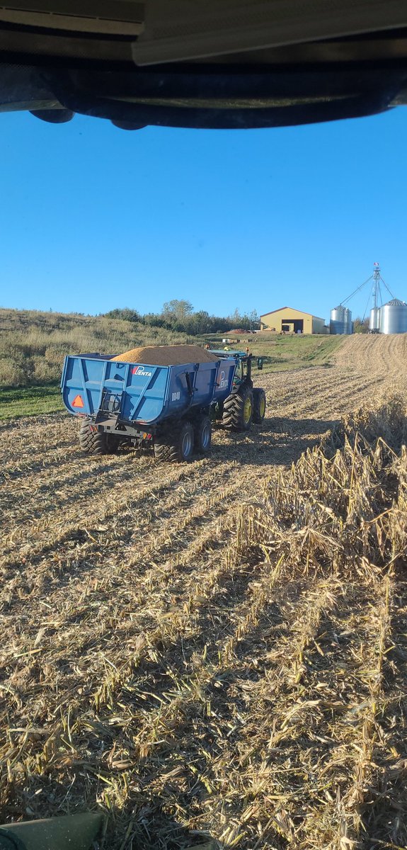 Did a little corn this week, run some through each dryer to get the bugs worked out before silly season.  Picked up the Fiona corn pretty good. #harvest22