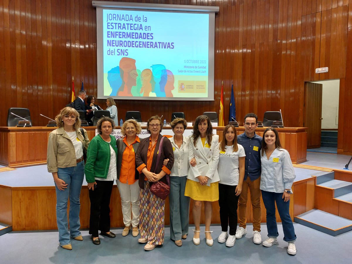 🫶 Un placer coincidir con las compañeras de <a href="/PARKINSONTOLEDO/">PARKINSON TOLEDO</a>, <a href="/ParkinsonLaRoda/">Parkinson - CIRENC</a>, <a href="/parkinsonvilla/">Asociación de Parkinson de Villarrobledo</a> y @CuencaParkinson en la Jornada sobre la Estrategia de Enfermedades Neurodegenerativas del #SNS del <a href="/sanidadgob/">Ministerio de Sanidad</a>. 

Sigue la jornada en directo: youtube.com/watch?v=dtgN5N…