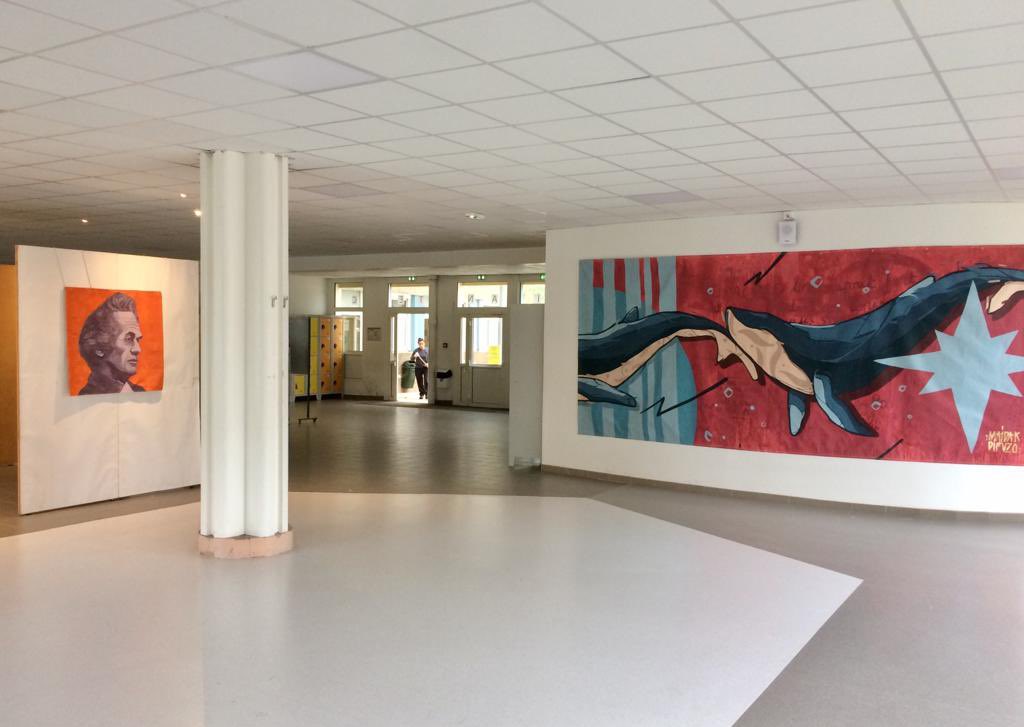 0561409c's tweet photo. Projet #Chili en Bretagne, exposition au collège #kerdu des projets collaboratifs réalisés par les artistes chiliens et les habitants de la commune de Riantec. https://t.co/YOKz4GSJI6
