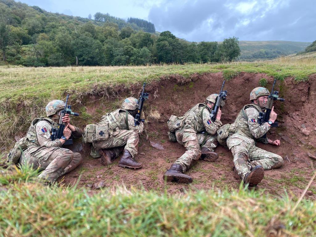 Looking forward to the graduation of TG 1-22 Salalah Flt tomorrow - new Gnrs / AS2s starting their careers and lives in the @RAF_Regiment. Here’s some recent pics of them Field Firing in Wales - right at the end of their 20 week cse. See you all tomorrow on the parade square!!