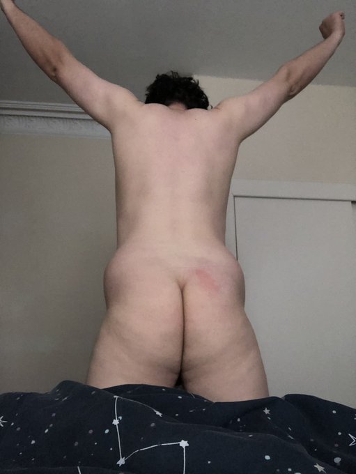 Hump day #nsfwtwt #getnaked https://t.co/nbcJWchDw7<a href="/tag/nsfwtwt"class="tags">#nsfwtwt</a><a href="/tag/getnaked"class="tags">#getnaked</a>