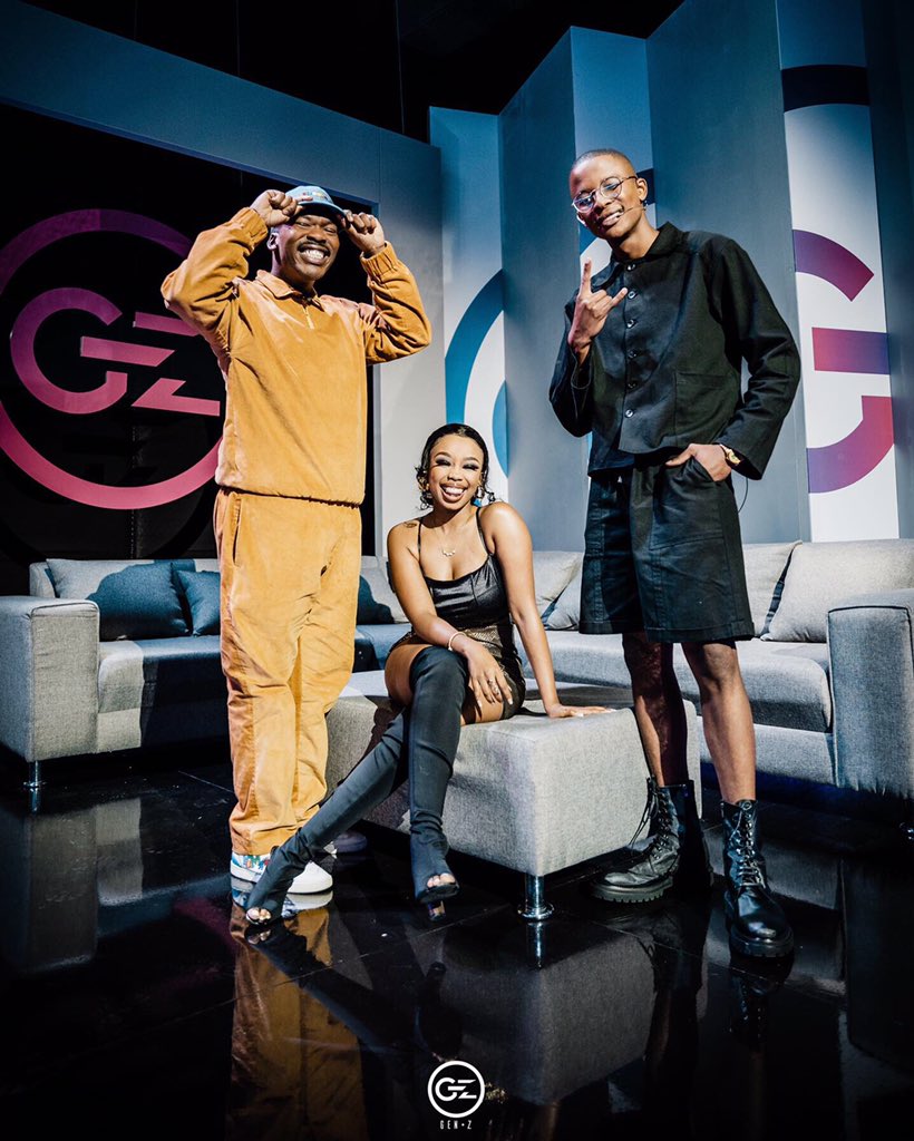 Gen_ZSA's tweet photo. What a dope conversation with life of the party @Thuly_Thulz. We got to see a different view in the events scene and from us? Let the holidays be gin! 🔥😎🍸
Catch us every FRIDAY at 5pm only on @channelotv. 📺🔌✨
#GenZSA #ChannelO #music #lifestyle #fashion #moneycan https://t.co/DE8C2mSUIo