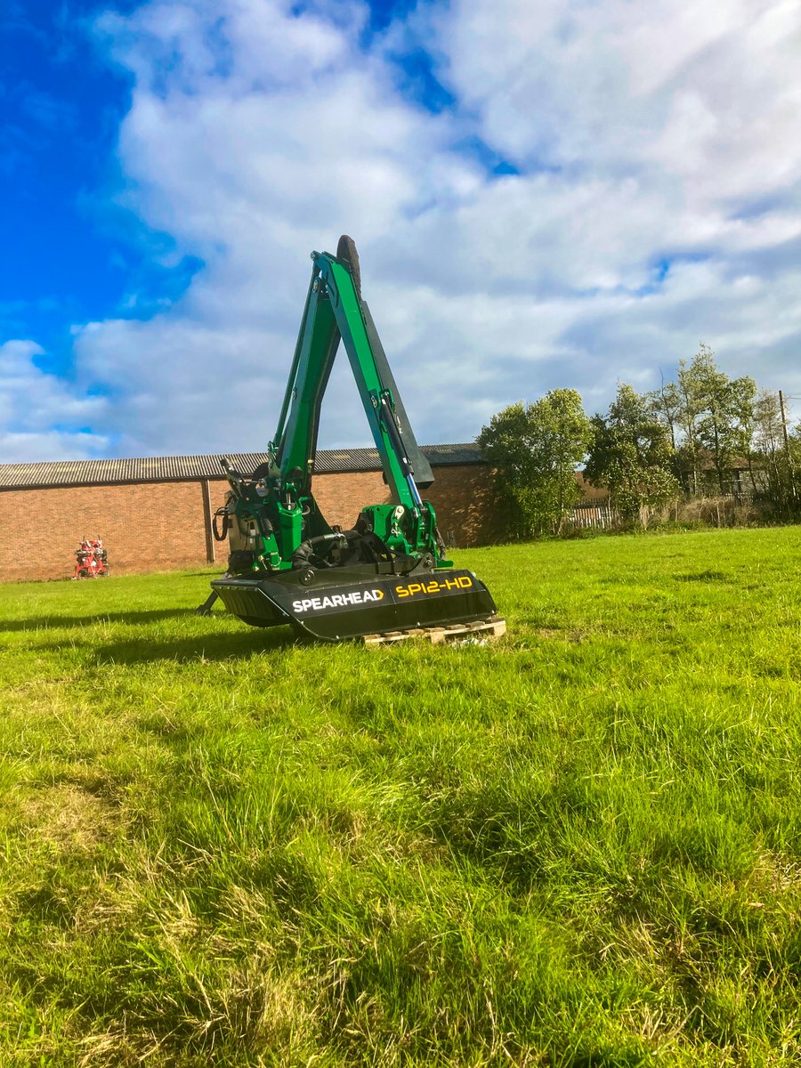 A brand new Spearhead Machinery Ltd S60 hedge cutter with a SP12-HD head has just passed it's pre-delivery inspection and is ready to be put to work!
ℹ️ agwood.co.uk/contact-us

#newmachine #hedgecutter #onlykittocutit #spearhead #hedgerows #farminguk #tidyfarm #agriculture