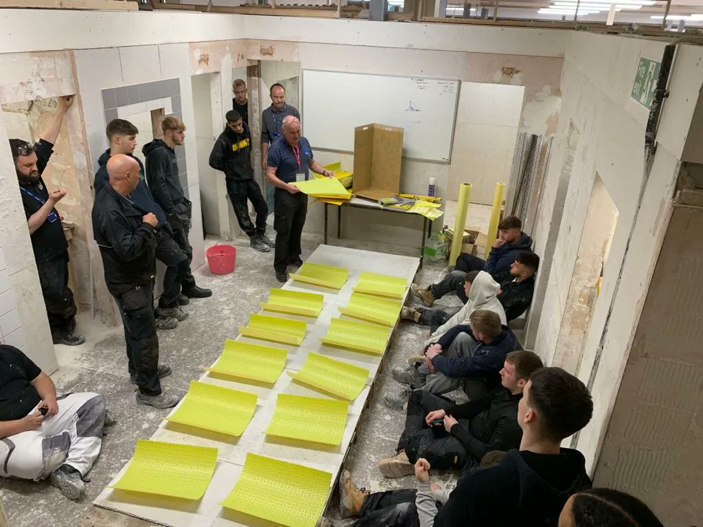 Dural_UK's tweet photo. On Monday we visited the Leeds College of Building to help train some of their students on the benefits and necessities of using Durabase and Expansion Joints. Such a great day with some great, enthusiastic students. 

#TilerTraining #BuildingCollege #Durabase https://t.co/sfzHclzQ7a