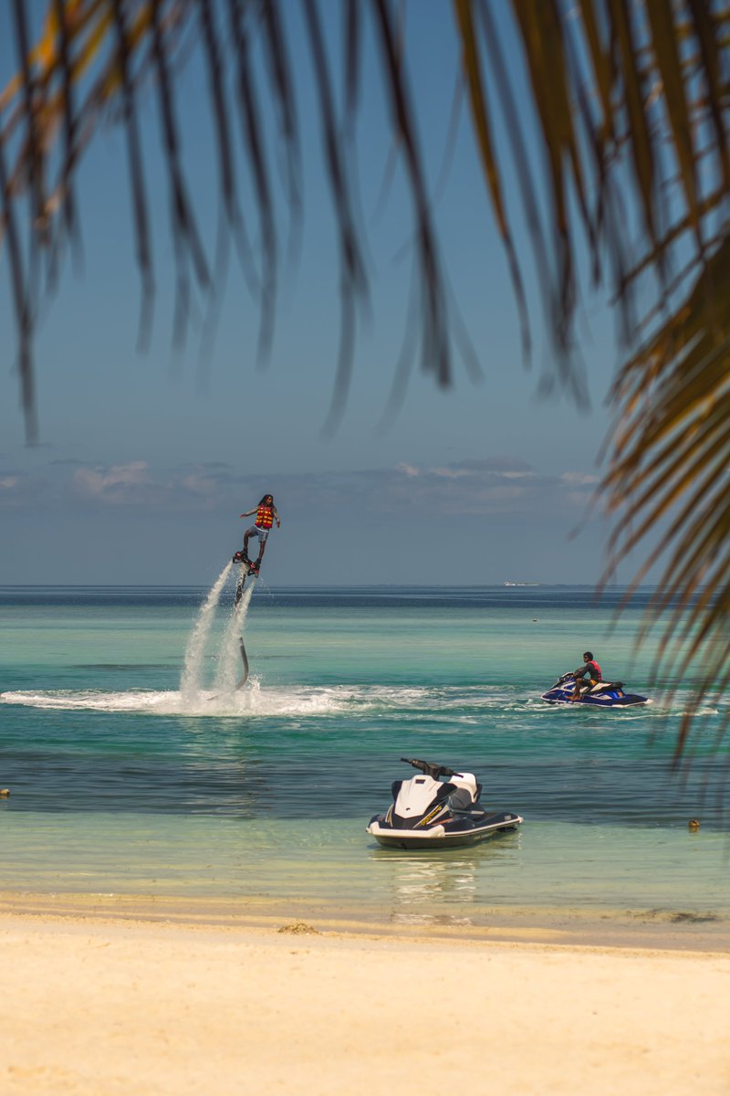 You will get your adrenaline pumping with our fun water sports. A variety of activities as per your preference, all in one place. Guaranteed to experience rush with our action packed adventurous sports #Olhuveli #Maldives