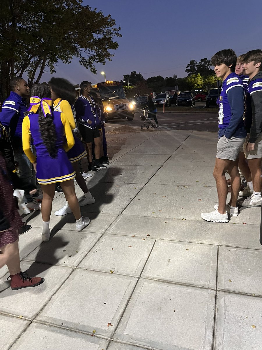 Thank you Lake Forest Elementary for the opportunity this morning to encourage and energize the students this morning! Best is the Standard! #Swordsup