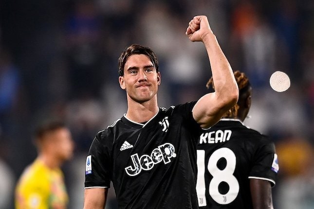 juveindonesia's tweet photo. PSG dan Bayern Munich dilaporkan tertarik untuk mendatangkan Dusan Vlahovic dan tawaran konkret ke Juventus bisa dilakukan di musim panas yang akan datang.

[@Gazzetta_it] https://t.co/62Lh8lG7bU