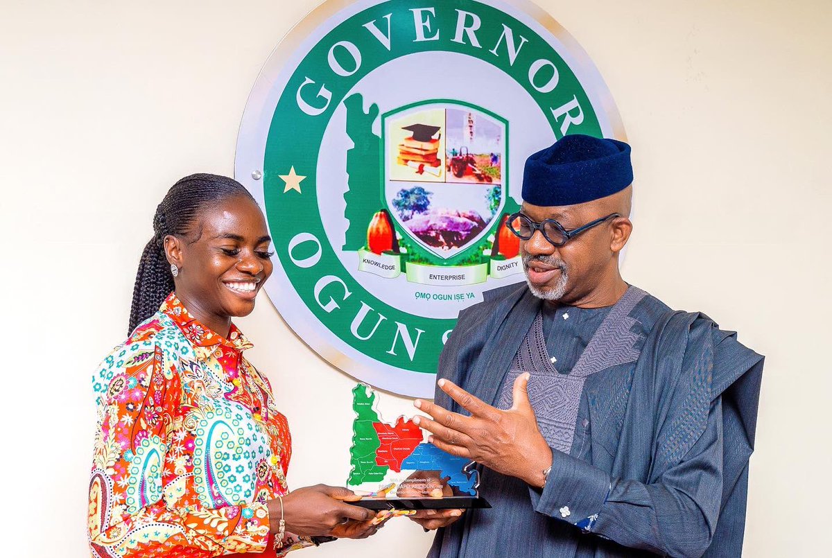 UnityRadioFMTV's tweet photo. Tobi Amusan Becomes Ogun State Ambassador, Pleads For Discovery Of More Talents In The Country

https://t.co/cwloDHHOHM

#TobiAmusan #TobiExpress #Ogun #Ijebuode #Xavi #ASUU #ASUUStrikeMustEnd #ASUUstrike #NANS #Commonwealthgames2022 https://t.co/k2wU2ZxCvJ