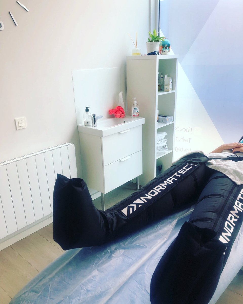El placer de terminar la sesión de #fisioterapia con la #presoterapia Normatec @hyperice, la tecnología para la recuperación muscular avanzada #experienciakineé #vitoria #vitoriagasteiz