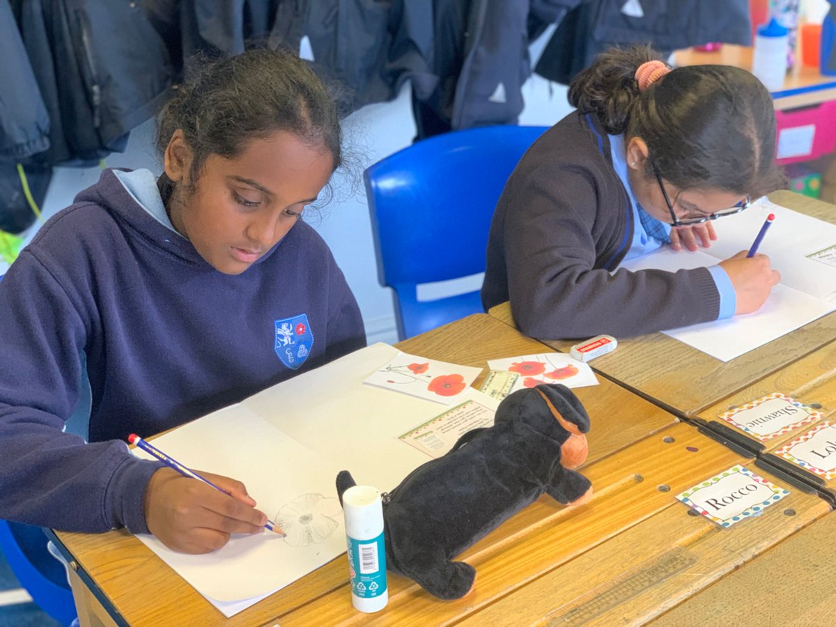 TheChadderton's tweet photo. "One child, one teacher, one book, and one pen can change the world".  
The Chadderton Preparatory Grammar would like to say a big thank you to all our amazing teachers.
Here are a few images of the amazing work they do each and every day!
#WorldTeacherDay @Alpha_Schools https://t.co/6OhG3DHy33