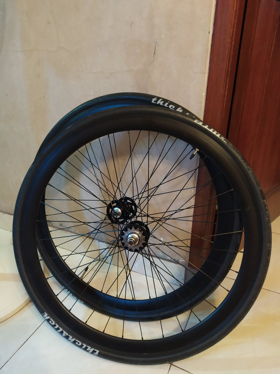 juan_fierstein's tweet photo. WTS wheelset fnR tinggal pakai aja 
-Rims : Araya KS40
- Hub : Giorni
- Ban luar thickslick 700x25
- Ban dalam maxxis (FnR)
-Cog Unbrand 14t
Price : 1.1jt

Seatpost like miche supertype 27.2

Price : 300k 

(ALL Very Good Condition)

Cod bks/jkt. CP : 082297148125 #fnfjb https://t.co/D419mlUQ6M