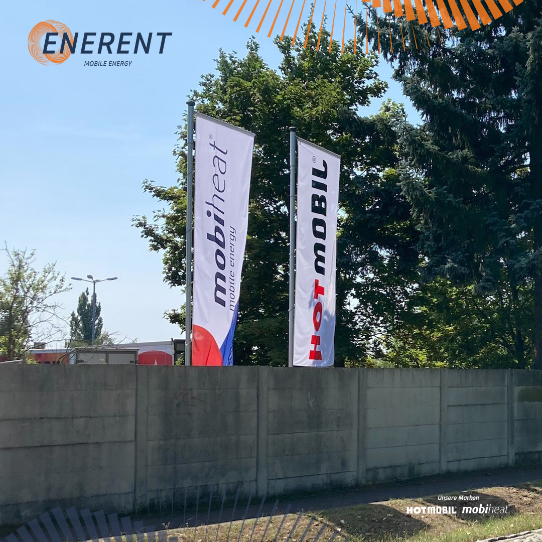 🎉🤝 Der erste gemeinsame Standort von <a href="/hotmobil/">Hotmobil</a>.de und <a href="/mobiheat/">mobiheat</a> ist eröffnet!
In Fürstenwalde bei Berlin wehen ab sofort die Fahnen der einstigen Wettbewerber nebeneinander. 🏁

#mobilewärme #mobilekälte #mobilerdampf #enerent #hotmobil #mobiheat #gemeinsamerstandort