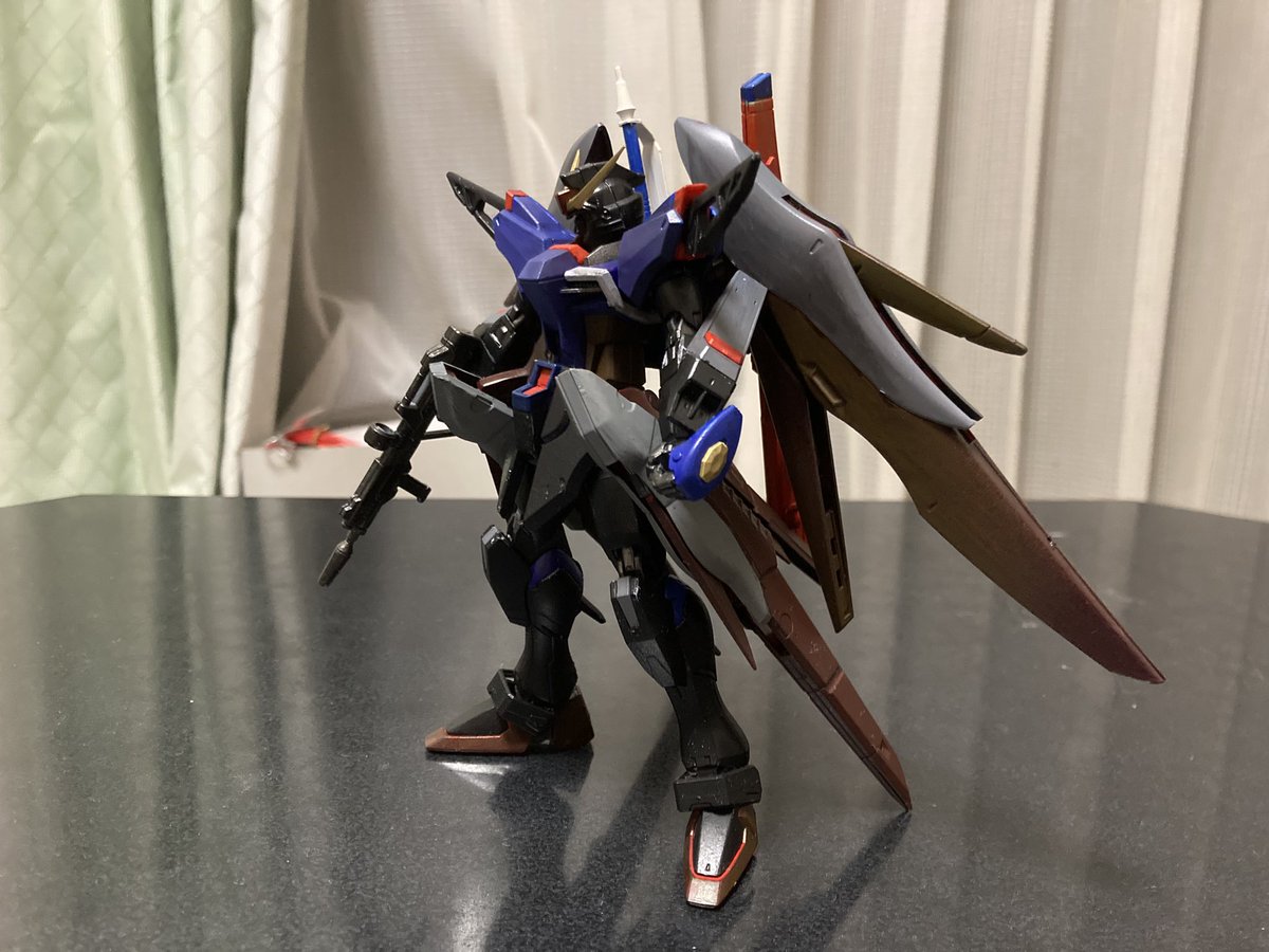 ALUTO06851072's tweet photo. ＃ガンプラ
改造ガンプラ完成しました！
アークデスティニーガンダムです！
GBNができたらこの機体で参戦します https://t.co/hbQfQ0cesI
