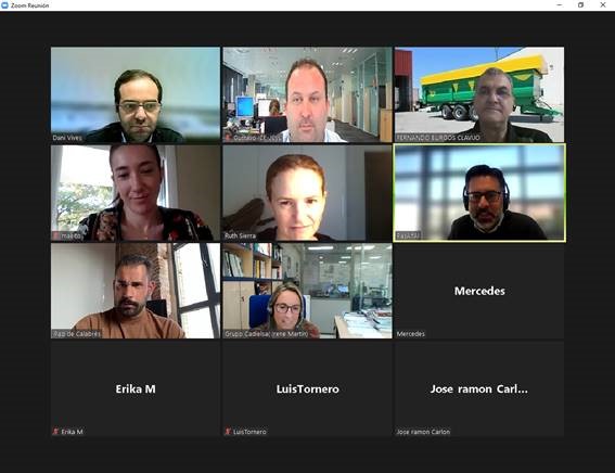 #InternacionalizaciónJCyL 
Reunión preparatoria de #ICE con <a href="/calabrestomeing/">Calabrés-Tomé Ingenieros</a>, <a href="/Matarromera/">Matarromera</a>, <a href="/BSinforiano/">Bodegas Sinforiano</a>, <a href="/BVeganzones/">Bodegas Veganzones</a>, <a href="/BodegasResalte/">Resalte de Peñafiel</a>, <a href="/RemolquesHG/">Remolques HnosGarcía</a>, Gahesa y <a href="/GrupoCadielsa/">Grupo Cadielsa</a> para que puedan obtener el máximo rendimiento en la Misión Comercial a Costa de Marfil y Camerún.