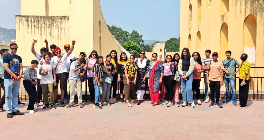 Shambhuj007's tweet photo. City Place &amp; #HawaMahal's attraction left us speechless. Students of #ahlconintl admired the architecture and beauty of the Palace of breeze.  
@ashokkp @y_sanjay @pntduggal @sdg4all @ChopraNavleen @DrAshishSri @MuktaSh37025964 https://t.co/N50ybjlBId