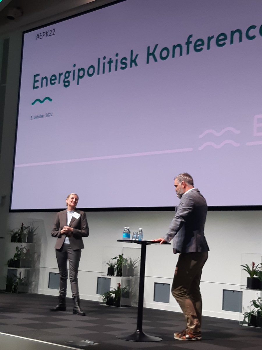 cr_hartmann's tweet photo. ESG skal ud kommunikationsafd og ind i bestyrelseslokalet som et fuldgyldigt fælles ansvar for ledelsen. Opråb fra Anne Marie Jess Hansen CEO CBS Executive Fonden - der iøvrigt trods kriser ser optimistisk på fremtiden #dkgreen https://t.co/RdmbtplWgA