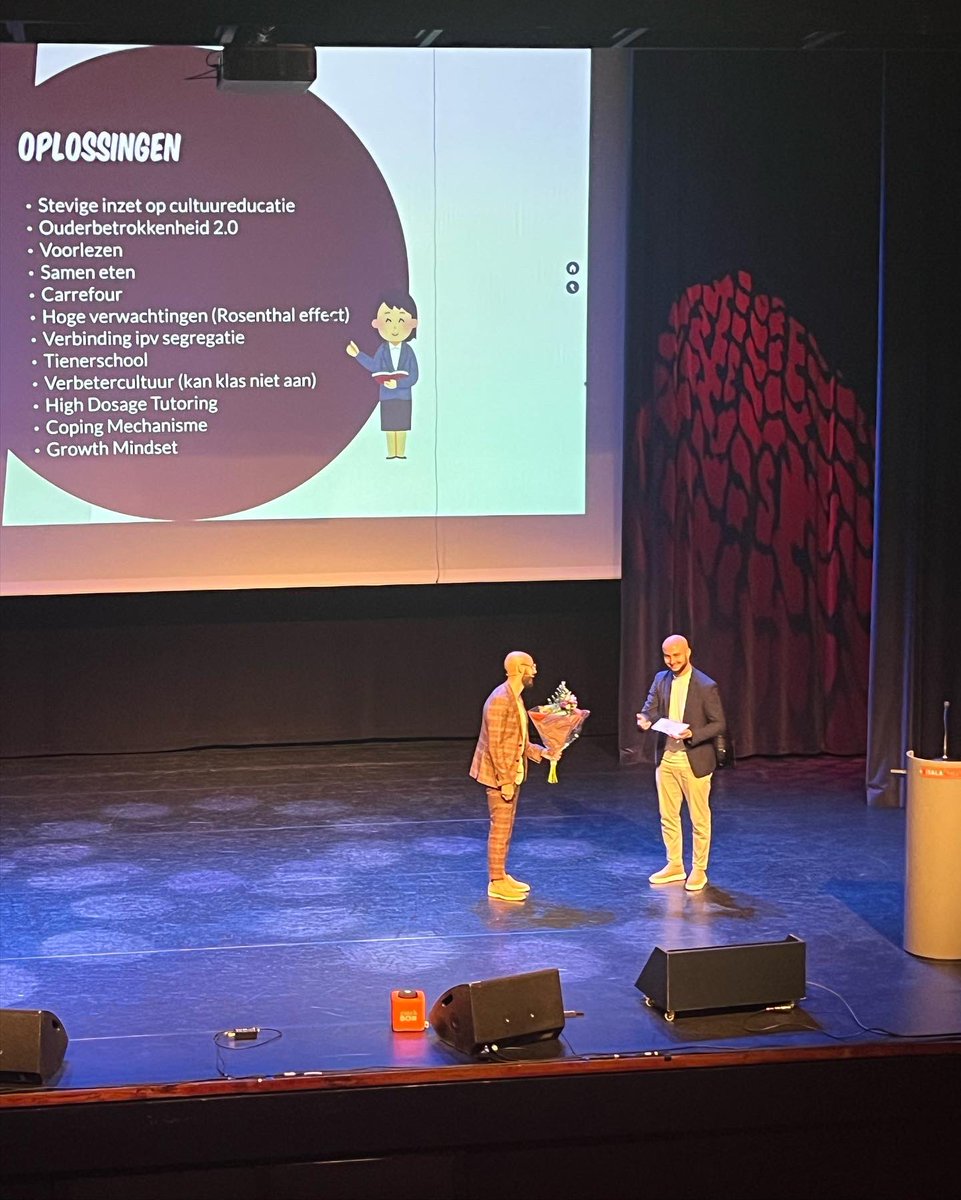 Een inspirerende keynote van <a href="/KarimAmgharNL/">Karim Amghar</a> over #burgerschap en #kansgelijkheid met als dagvoorzitter Ismail Aghzanay, ook inspirerend zoals altijd. 

#inclusie #diversiteit #democratie #onderwijs #vo #vmbo #toekomst #capelleaandenijssel <a href="/BLICK2018/">Blick op onderwijs</a>