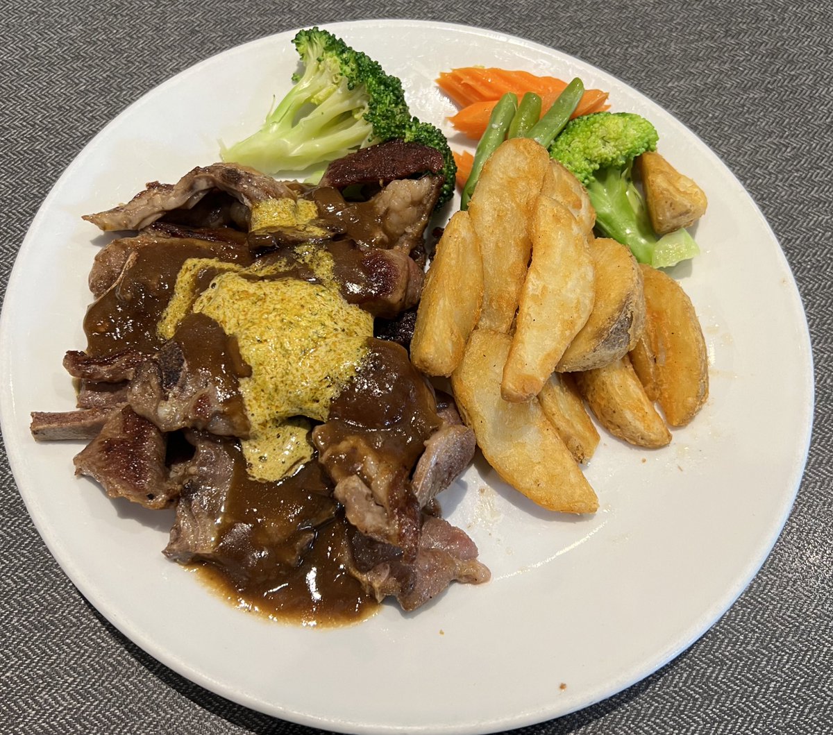 Young Sonia tweet media