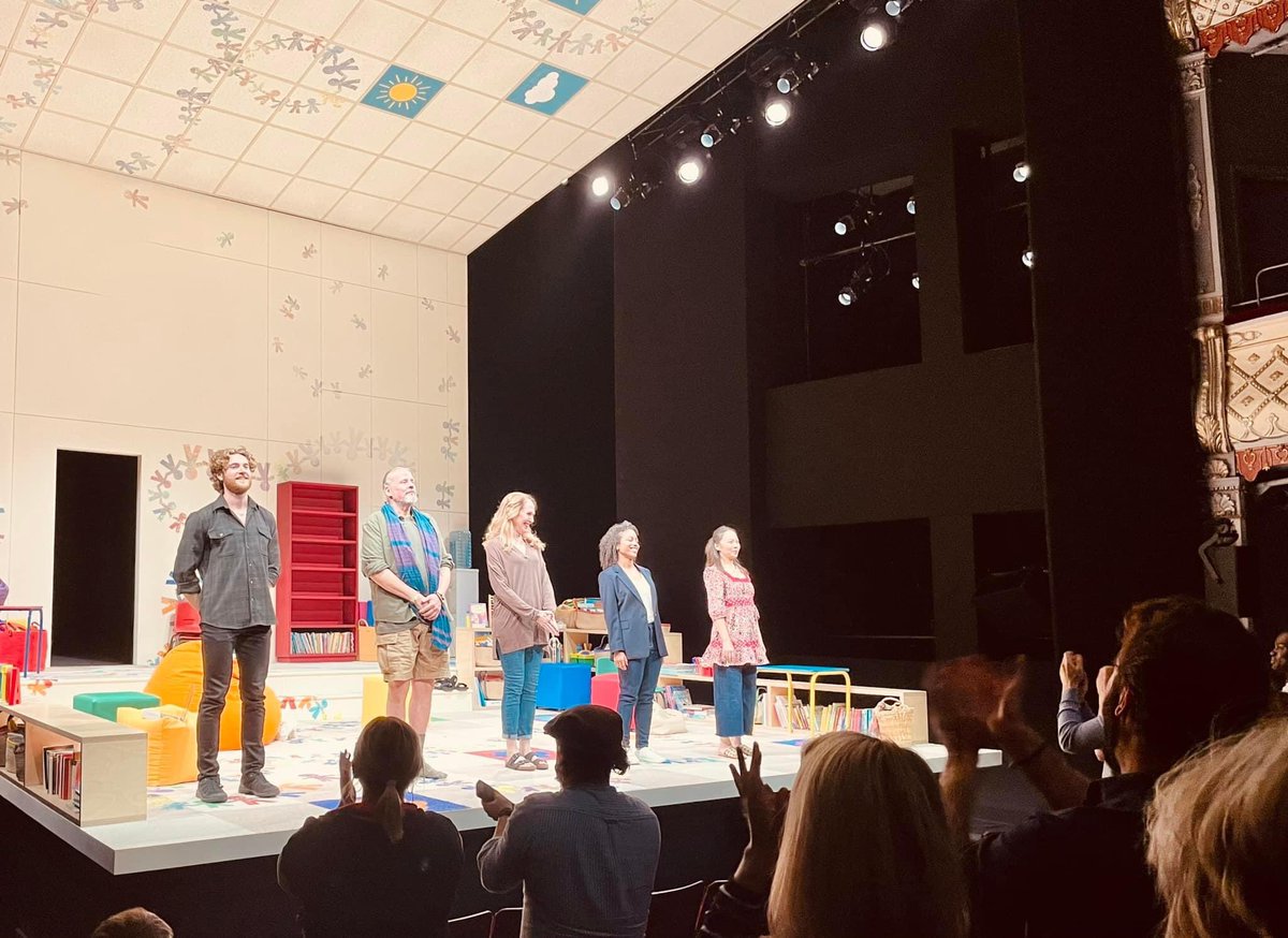 alunjohnhood's tweet photo. Yesterday’s cover run of #OVEurekaDay was an absolute triumph. Terrific performances from #RachelHandshaw #AlexCartuson @shinfeichen @johnvernon_ …and @pippawr ought to be a major star. If you see any of these great understudies @oldvictheatre you’ll be lucky. @WestEndCovers https://t.co/vVJxLSmi0D