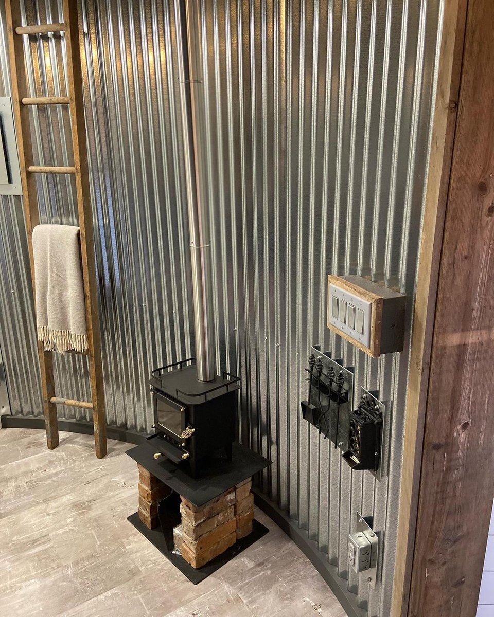 CubicMiniStoves's tweet photo. What an incredible build!🔥😍
@grain.bin.getaway
"Farm Stay Grain Bin Getaway" in Victoria BC. #vrbo #airbnb
#cozyvibes #tinyhousenation #tinyhousemovement #aframe #tinyhousebuild #buslifeadventure #vanlifeeurope #tinyhousedesign #tinyhomeonwheels #rv #fall #fireplacedecor https://t.co/so0w49728j