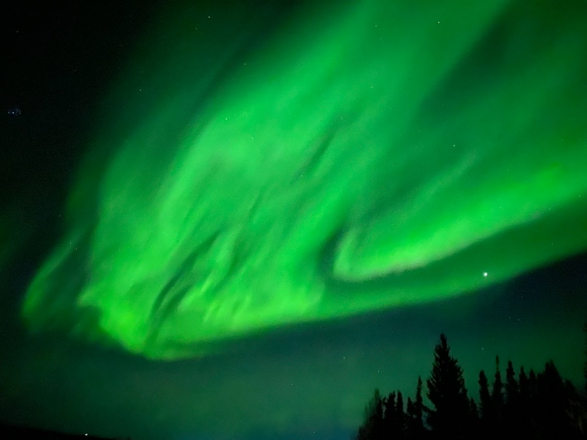 scottmcquinn1's tweet image. Might be lacking sun in DMV...but Fairbanks is rocking the northern lights😎 @TuckerFox5 @foxweather @fox5dc @MatthewCappucci @AyeshaKhanNews @ErinFox5DC