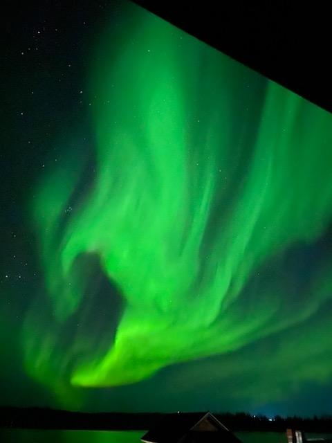 scottmcquinn1's tweet image. Might be lacking sun in DMV...but Fairbanks is rocking the northern lights😎 @TuckerFox5 @foxweather @fox5dc @MatthewCappucci @AyeshaKhanNews @ErinFox5DC