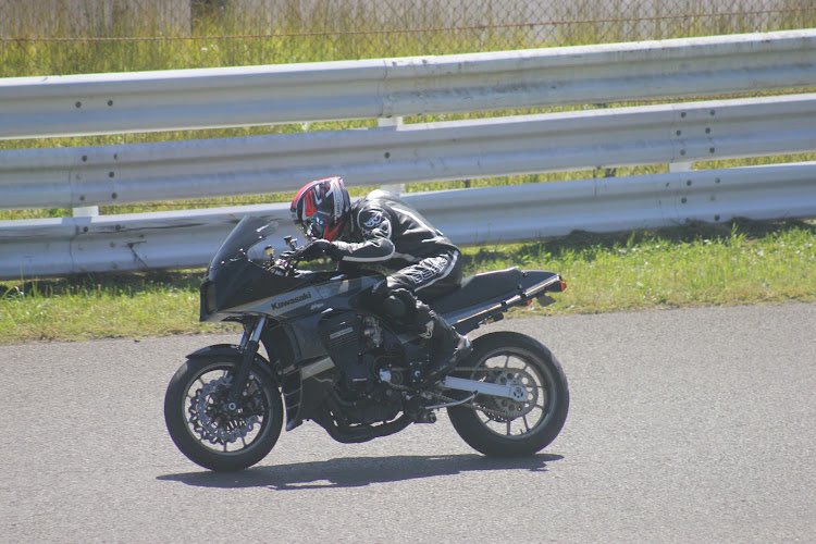 er34skyline2's tweet photo. やっぱニンジャかっけぇなぁ… https://t.co/r9b9c0ZG05