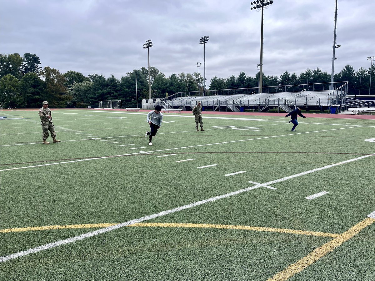 coachwhite_hpe's tweet photo. 💪 PFIT doing Army Combat Fitness Test! 💪 Thanks Coach B and US Army for setting this up and challenging our students! 😤

@MS_ELAZAR_PE 
@Coach_Namen 
@CoachJerryMac https://t.co/JHx6gbCu4D