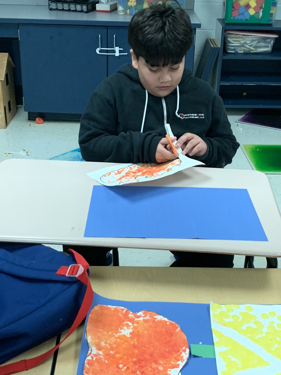 We love art class with @MrsSarmientoart . It’s so nice to be apart of a school where encore teachers make time in their schedule to create lessons adapted to meet the needs of unique learners. @Bel_Air_ES #baesshines