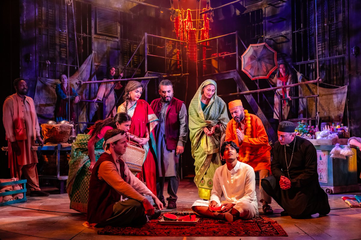 🐅Check out these gorgeous new production shots of the new @LifeOfPiWestEnd cast. It's your last chance to see the <a href="/OlivierAwards/">Olivier Awards</a>-winning spectacle, which leaves London this January! Get booking and see more 📸 here!! officiallondontheatre.com/show/life-of-p…