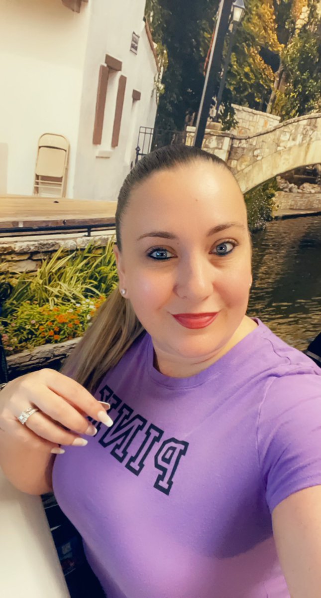 jennifertflores's tweet photo. When we choose to trust in the journey and embrace love….We are free to fly 💜
Have a wonderful Wednesday everyone ☀️#WorkMode #MakeItPersonalDay #WearPurple @GarciaBeProud @TeamPastrano #SCFW2022 https://t.co/dIfVXRsoan