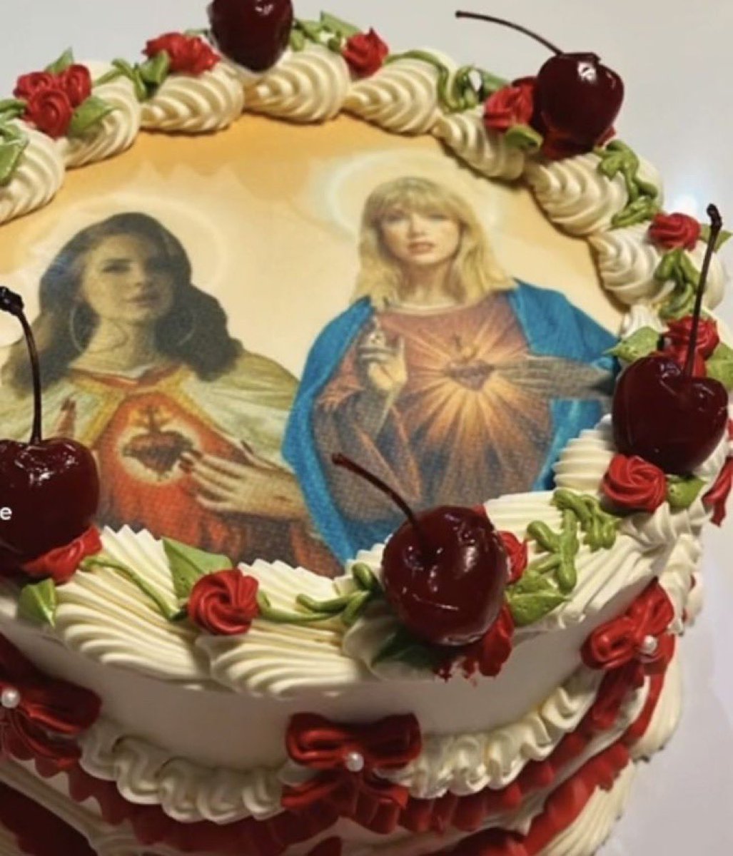 juniorISskinny's tweet photo. Birthday cake ideas #LanaDelRey #LanaDelRay #lanadel https://t.co/4cVKQvqNss