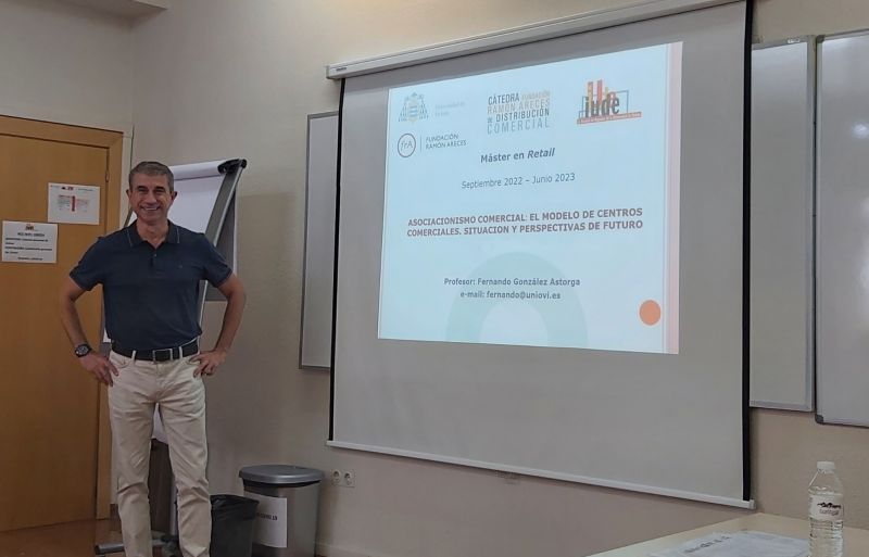 catedrafareces's tweet photo. 📖 #Máster #retaill
¡Qué día el de ayer!
🛒 Por la mañana, disfrutamos de una visita en @alcampo, guiada por José Manuel Chamoso.
📝 Por la tarde, ya en el @iude_uniovi, tuvimos una sesión con Fernando González Astorga, nos impartió una clase sobre #centroscomerciales
¡Gracias! https://t.co/IRfqJC7njH