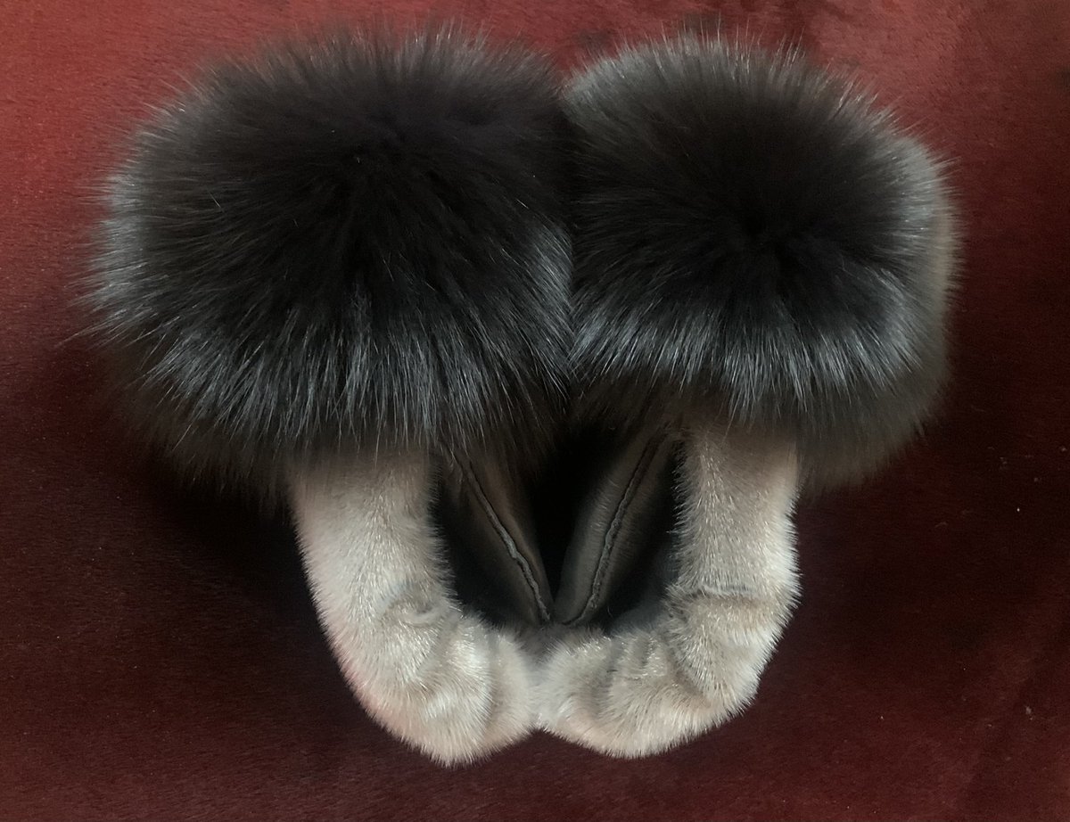 MKILABUKCOTE's tweet image. Sewing season is here #sewfun #inuit