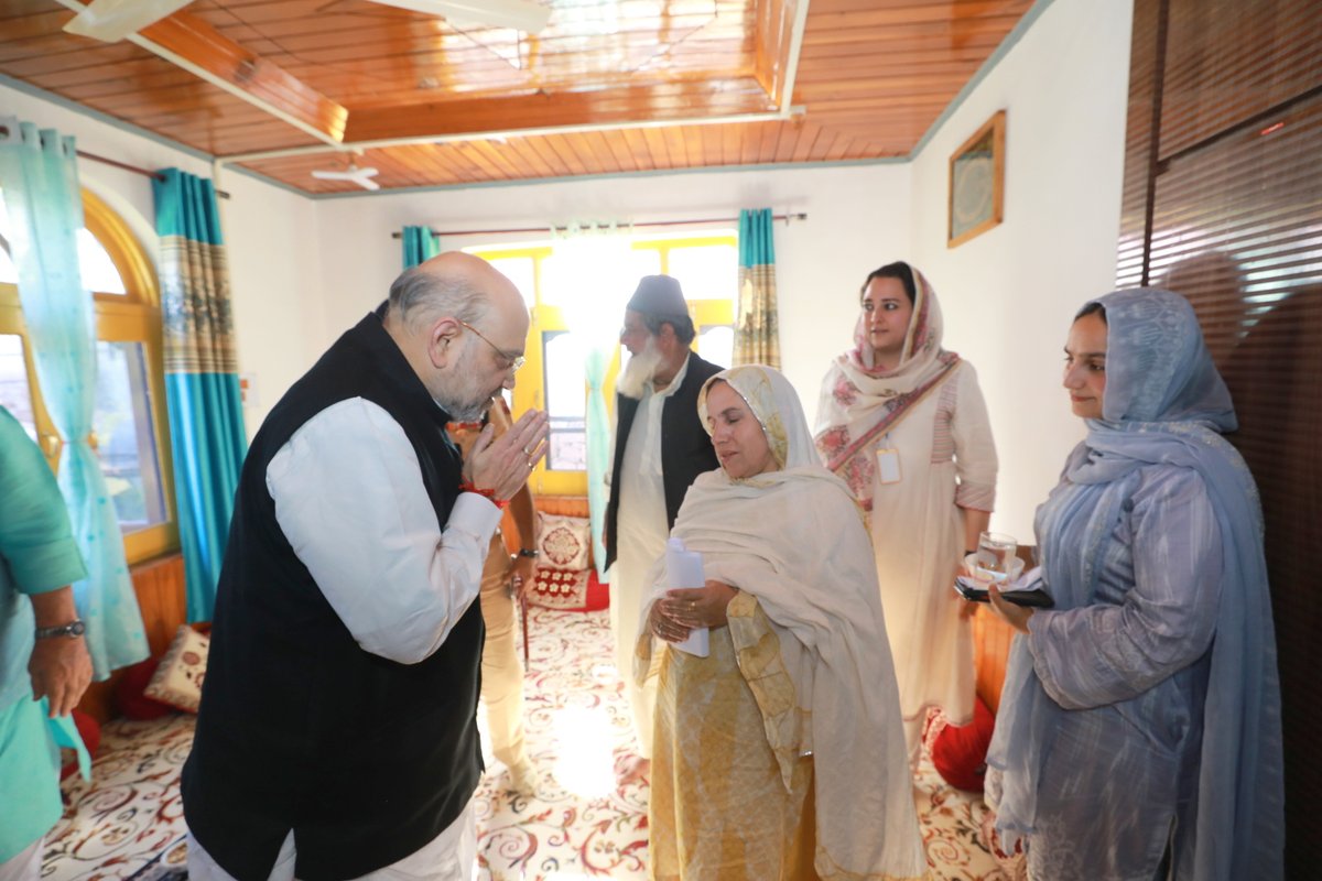AmitShah's tweet photo. Had the privilege of visiting the home of the brave martyr of the @JmuKmrPolice, Mudasir Ahmad Sheikh and meeting his family today in Uri.

He fought bravely against the terrorists to save hundreds of lives.

His valour and sacrifice can never be forgotten. https://t.co/5qPyP3XfW0