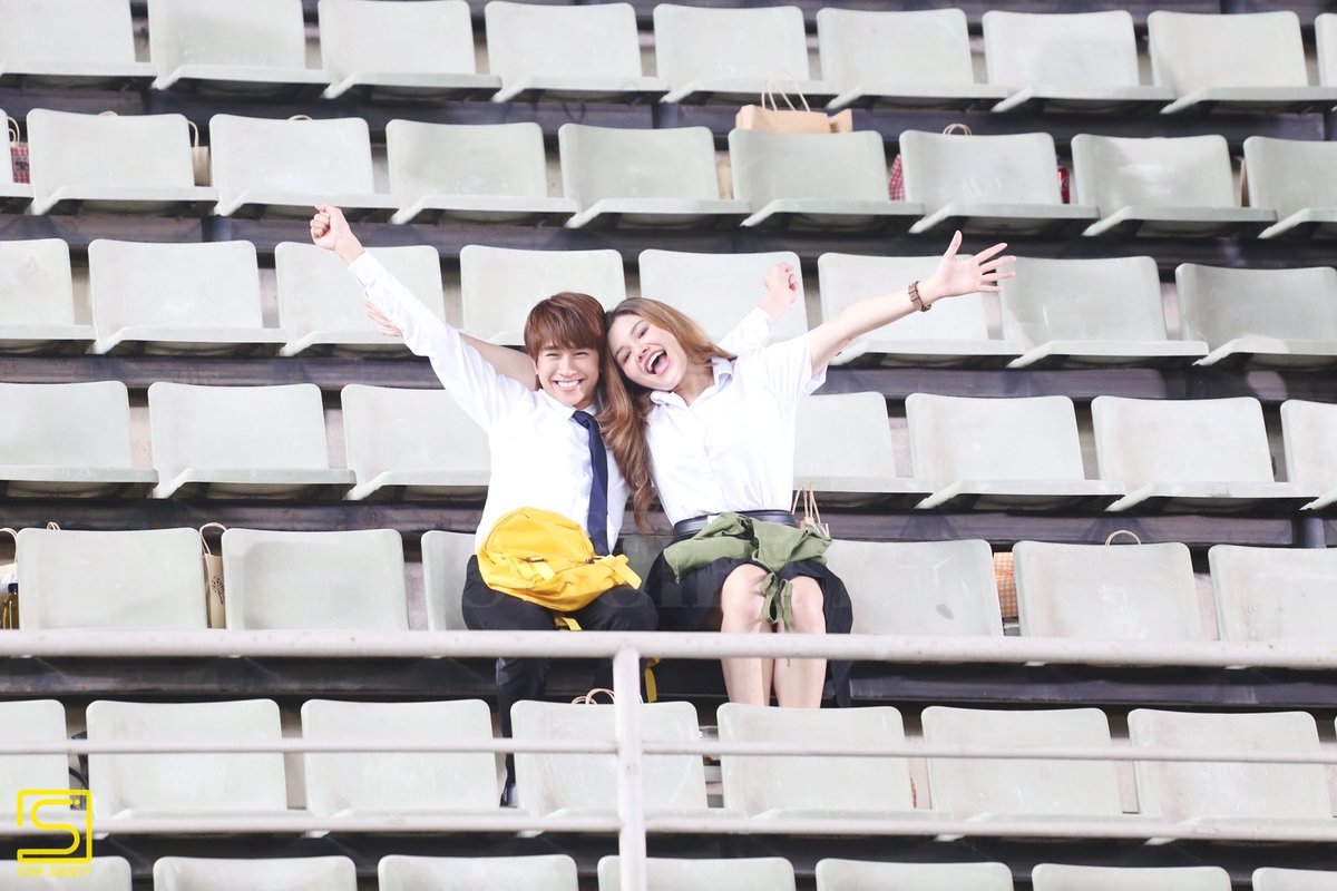 STARSOCIETY_TH's tweet photo. พร้อมทั้งทีมเซฟตี้ ทีมกำลังใจ ทีมรุ่นพี่ และทีมกำลังจั๊ยยย ทุ่มเทกันขนาดนี้ ไม่ดูไม่ได้แล้ว
'เชือกป่าน' #BetweenUsTheSeries
เริ่มตอนแรก 6 พ.ย.นี้ ทางช่อง One31 และย้อนหลังทาง iQiyi
#เชือกป่านQ10 #bb0un #prem_space #fluke_natouch #OhmThitiwat #sammysammuay #BosstonSuphadach https://t.co/S49KsPSQpx