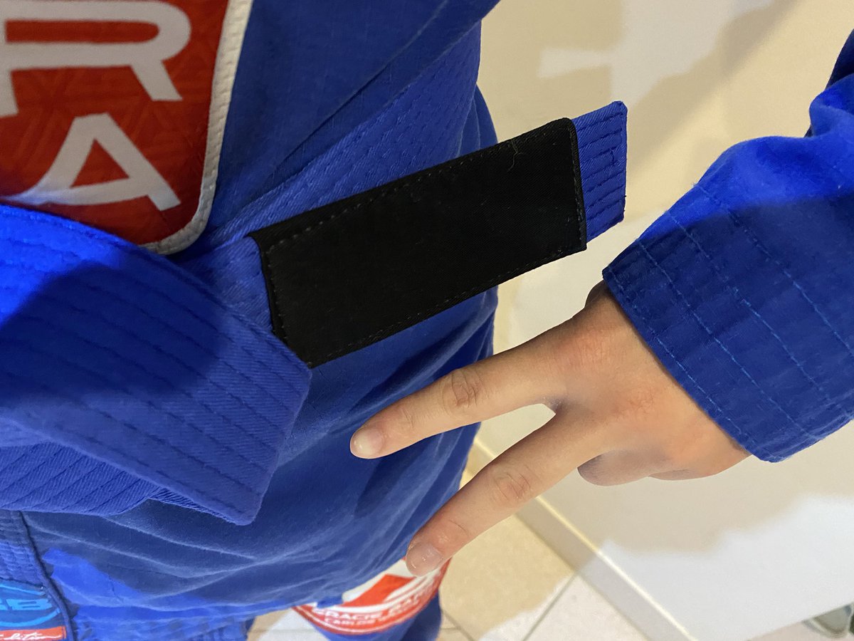 Jules_Ngu's tweet photo. Can't stop smiling today ☺️ After 2 years of training, feels so surreal to return back to this thread as a newly minted blue belt 🥋💙 Biggest lesson learned so far - Perseverance &amp; Consistency win in the long run  #gratefulforbjj https://t.co/90qot6XT2P